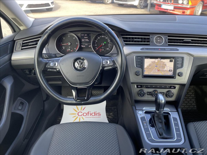 Volkswagen Passat 2,0 TDi DSG REZERVACE 2016