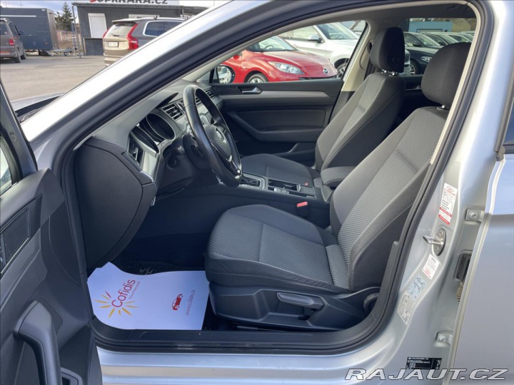 Volkswagen Passat 2,0 TDi DSG REZERVACE 2016