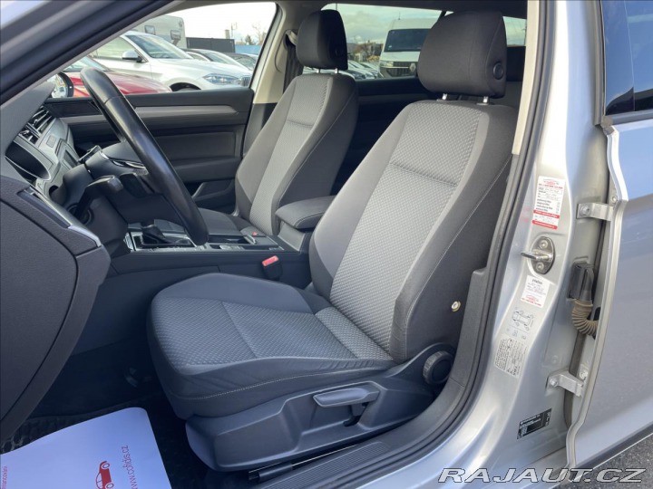 Volkswagen Passat 2,0 TDi DSG LED*ACC*Vyhř. 2016