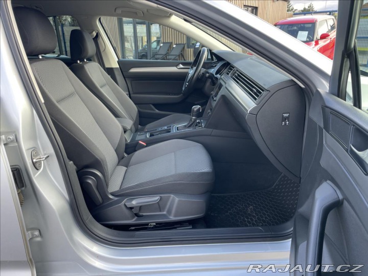 Volkswagen Passat 2,0 TDi DSG LED*ACC*Vyhř. 2016