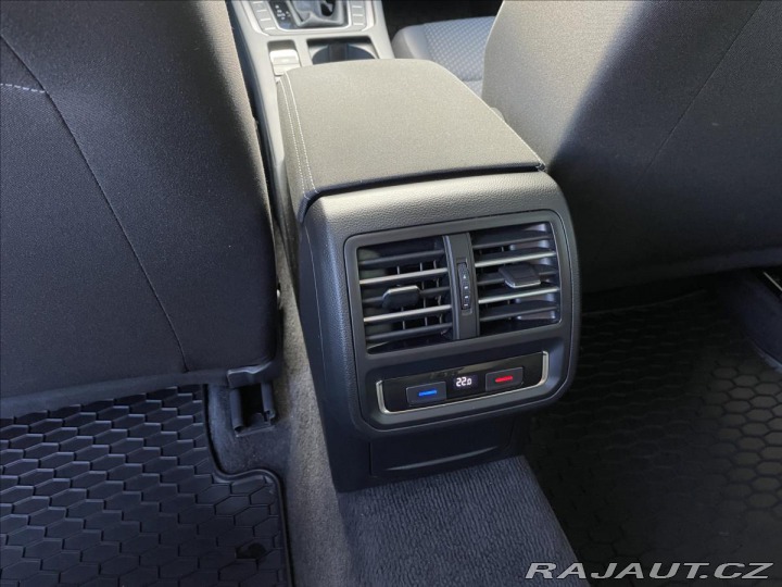 Volkswagen Passat 2,0 TDi DSG LED*ACC*Vyhř. 2016