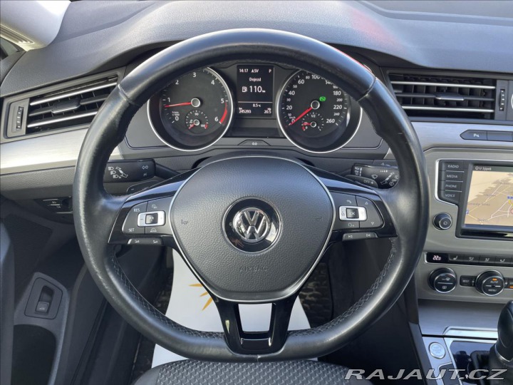 Volkswagen Passat 2,0 TDi DSG LED*ACC*Vyhř. 2016