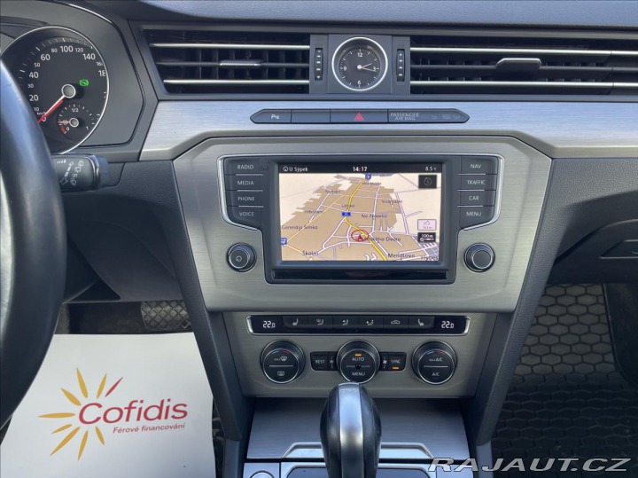 Volkswagen Passat 2,0 TDi DSG REZERVACE 2016