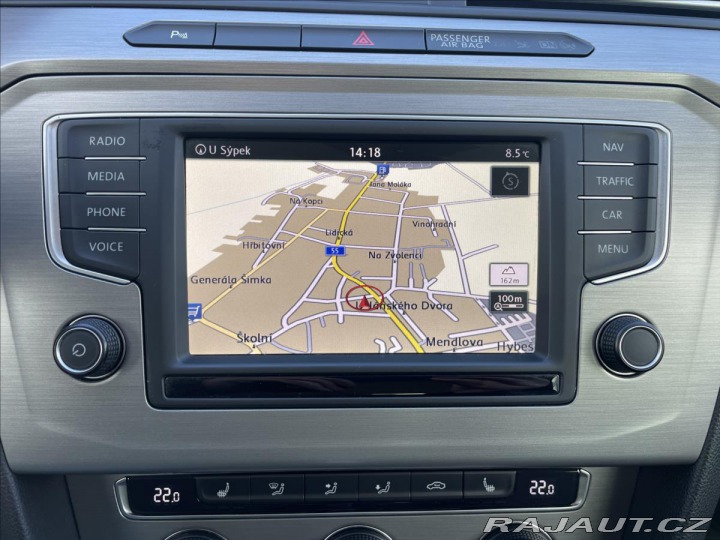 Volkswagen Passat 2,0 TDi DSG REZERVACE 2016