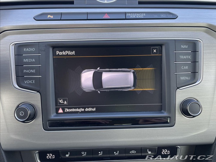 Volkswagen Passat 2,0 TDi DSG REZERVACE 2016