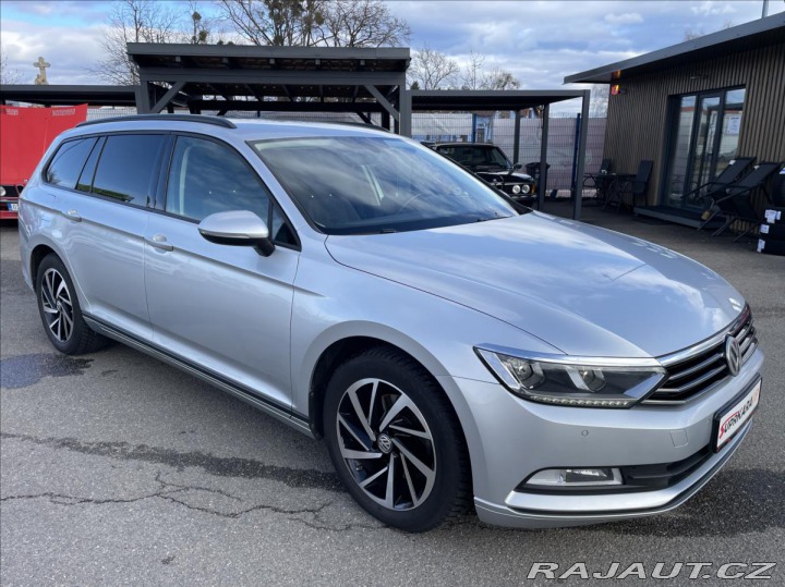Volkswagen Passat 2,0 TDi DSG LED*ACC*Vyhř. 2016