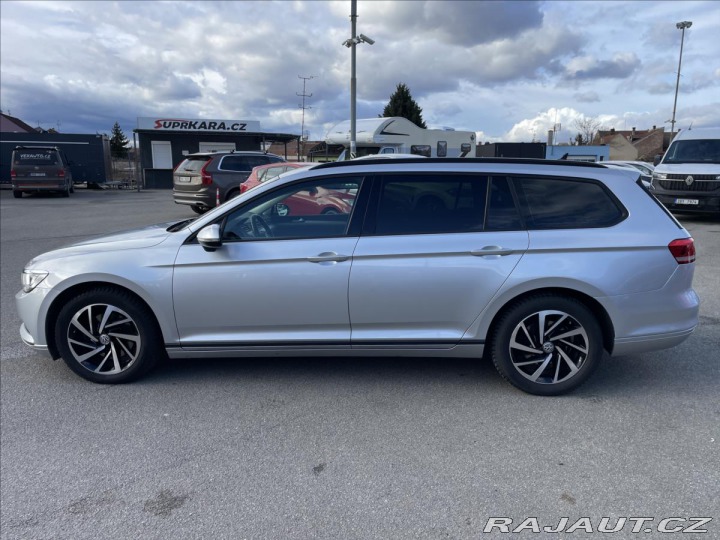 Volkswagen Passat 2,0 TDi DSG REZERVACE 2016