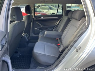 Volkswagen Passat 2,0 TDi DSG LED*ACC*Vyhř. 2016