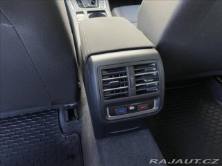 Volkswagen Passat 2,0 TDi DSG LED*ACC*Vyhř. 2016