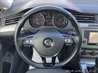 Volkswagen Passat 2,0 TDi DSG LED*ACC*Vyhř. 2016
