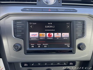 Volkswagen Passat 2,0 TDi DSG LED*ACC*Vyhř. 2016