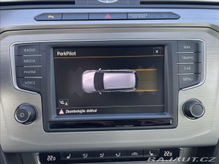 Volkswagen Passat 2,0 TDi DSG LED*ACC*Vyhř. 2016