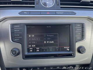 Volkswagen Passat 2,0 TDi DSG LED*ACC*Vyhř. 2016