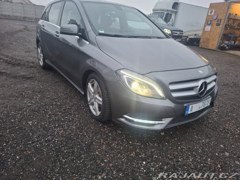 Mercedes-Benz B B200