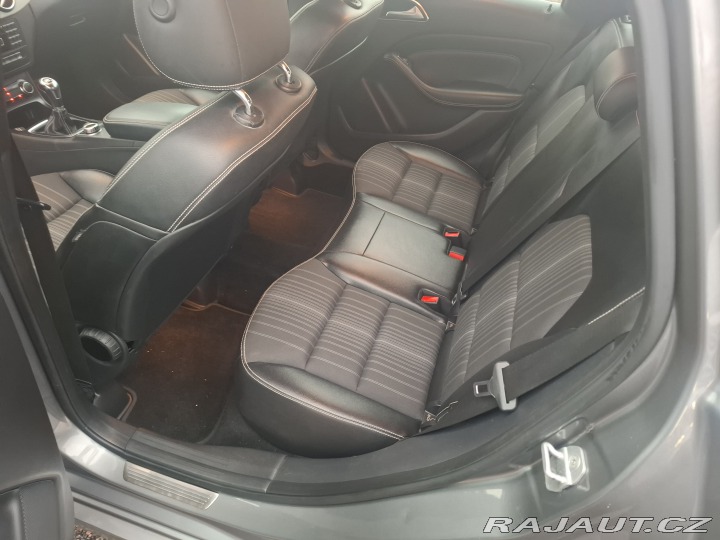 Mercedes-Benz B B200 2012