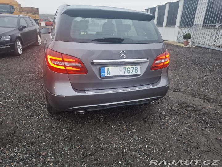 Mercedes-Benz B B200 2012