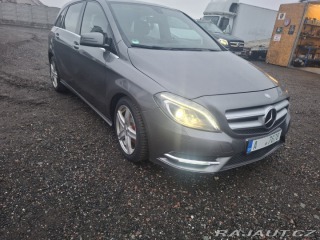 Mercedes-Benz B B200 2012