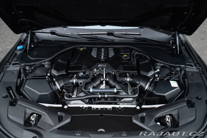 BMW M8 Competition Coupe, DPH 2022