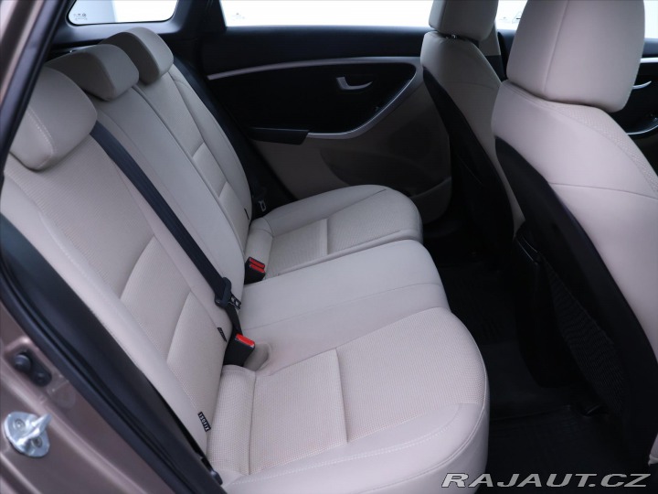 Hyundai i30 1,6 GDi 99kW CZ Trikolor 2013