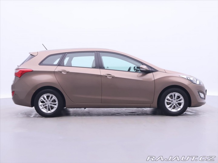 Hyundai i30 1,6 GDi 99kW CZ Trikolor 2013
