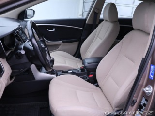 Hyundai i30 1,6 GDi 99kW CZ Trikolor 2013