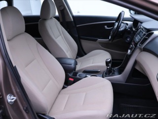 Hyundai i30 1,6 GDi 99kW CZ Trikolor 2013