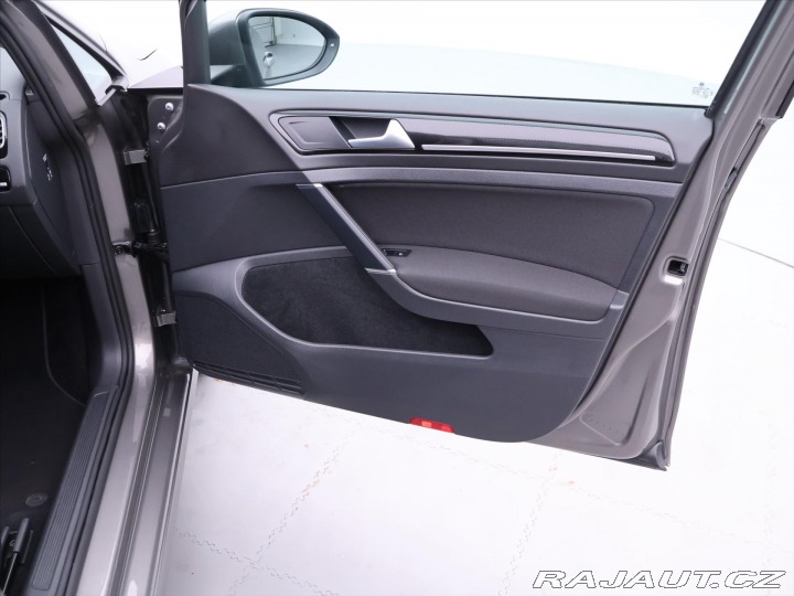 Volkswagen Golf 1,4 TSI 110kW Highline Na 2016