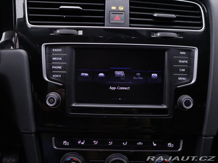 Volkswagen Golf 1,4 TSI 110kW Highline Na 2016