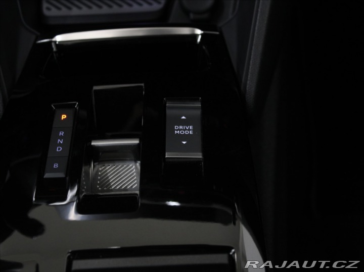 Citroën Ostatní modely ë-C4 0,1 50kWh Shine Masáž 255 2024