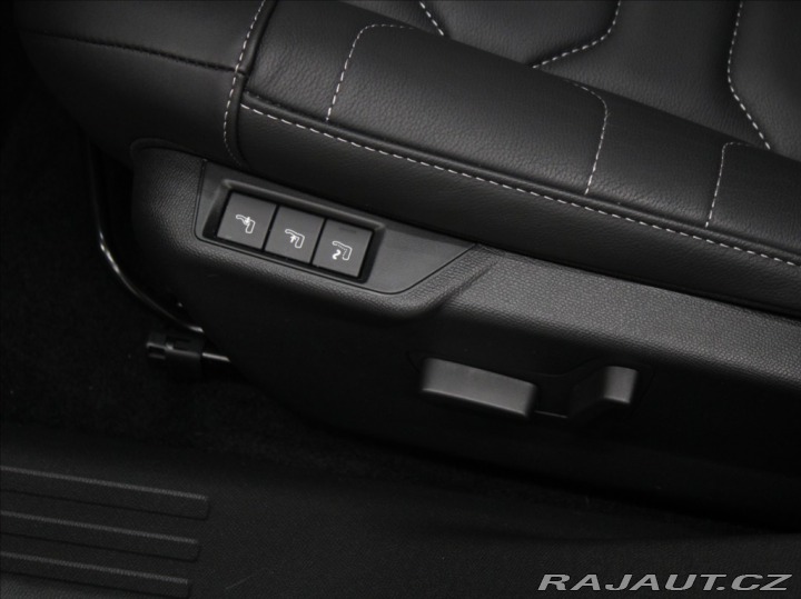 Citroën Ostatní modely ë-C4 0,1 50kWh Shine Masáž 255 2024