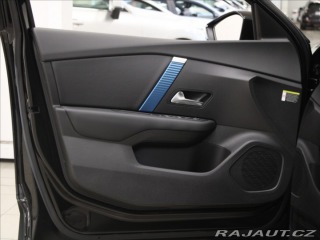 Citroën Ostatní modely ë-C4 0,1 50kWh Shine Masáž 255 2024