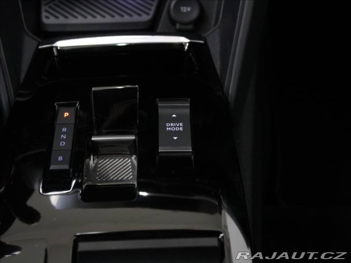 Citroën Ostatní modely ë-C4 0,1 50kWh Shine 37tkm. 2022