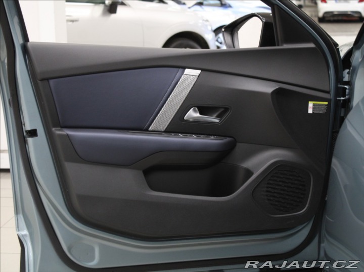 Citroën Ostatní modely ë-C4 0,1 50kWh Shine 37tkm. 2022