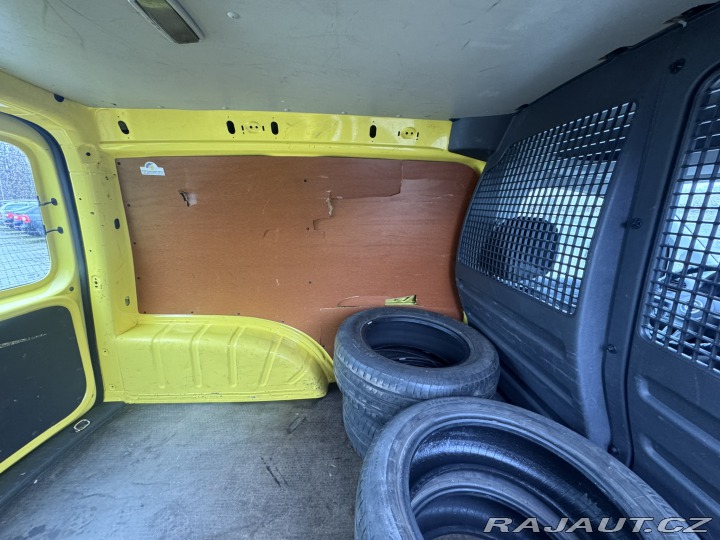 Volkswagen Caddy 1,6 TDI 55 KW STK TAŽNÉ 2011