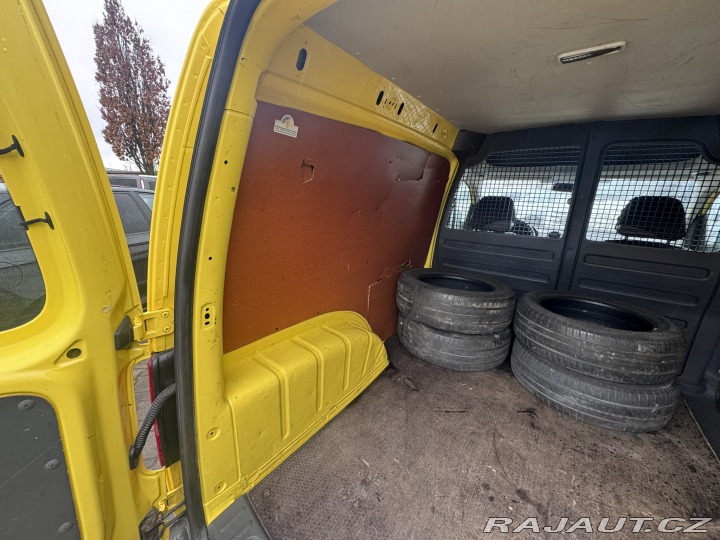 Volkswagen Caddy 1,6 TDI 55 KW STK TAŽNÉ 2011