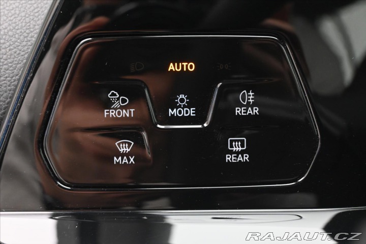 Volkswagen Golf 2,0 TDI 110kW Business LE 2021