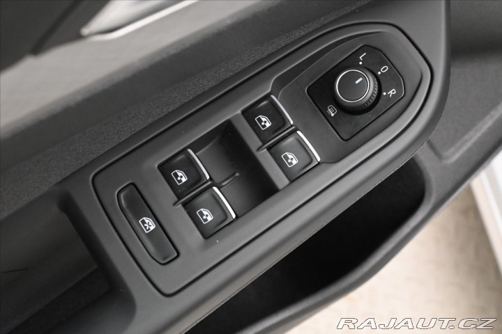 Volkswagen Golf 2,0 TDI 110 kW DSG Busine 2022