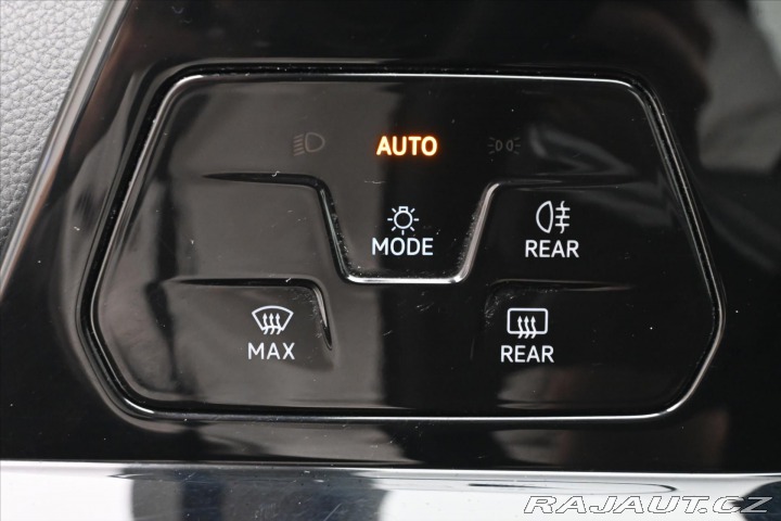 Volkswagen Golf 2,0 TDI 110 kW DSG Busine 2022