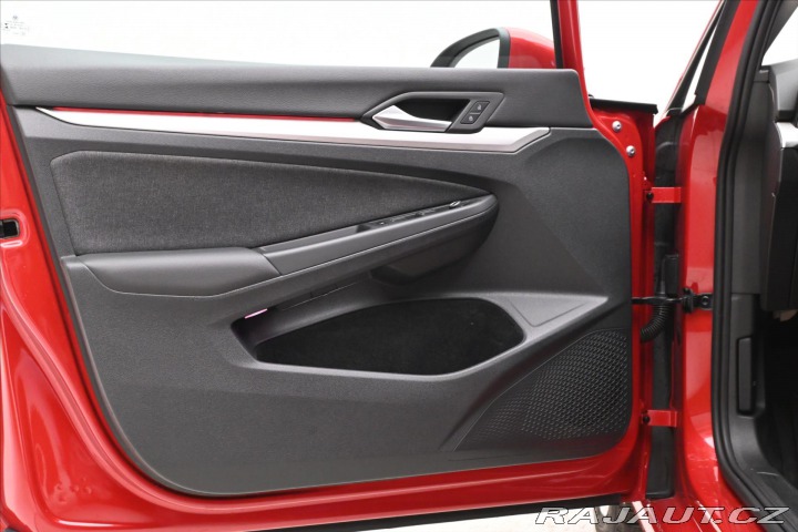 Volkswagen Golf 2,0 TDI 110 kW DSG Busine 2022