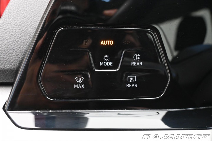 Volkswagen Golf 2,0 TDI 110 kW DSG Busine 2022