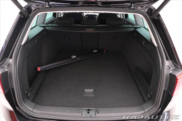 Volkswagen Passat 2,0 TDI 110kW DSG Busines 2023