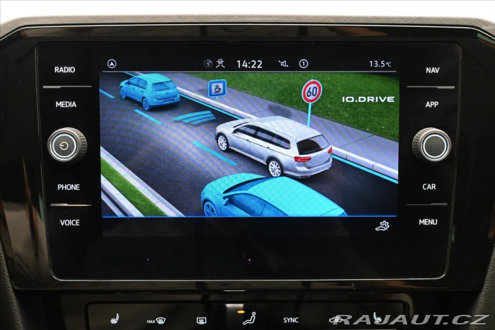 Volkswagen Passat 2,0 TDI 110kW DSG Busines 2023