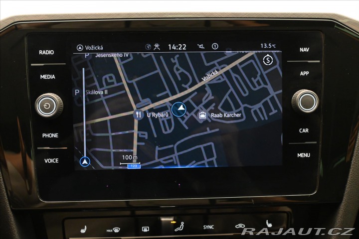 Volkswagen Passat 2,0 TDI 110kW DSG Busines 2023