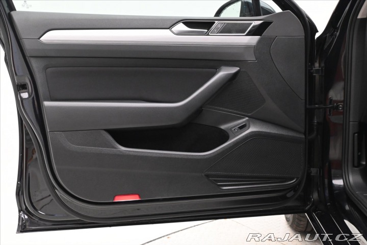 Volkswagen Passat 2,0 TDI 110kW DSG Busines 2023