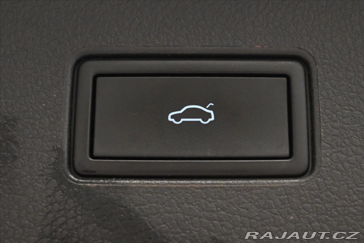 Volkswagen Passat 2,0 TDI 110kW DSG Busines 2023