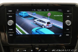 Volkswagen Passat 2,0 TDI 110kW DSG Busines 2023