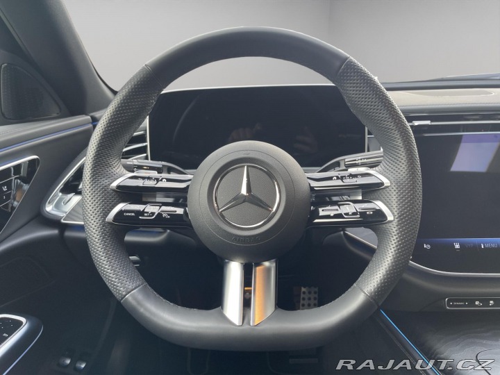 Mercedes-Benz E E 300 e 4MATIC REZERVACE 2025