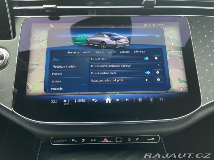 Mercedes-Benz E E 300 e 4MATIC REZERVACE 2025