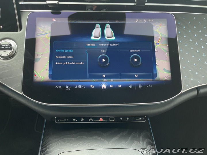 Mercedes-Benz E  2025