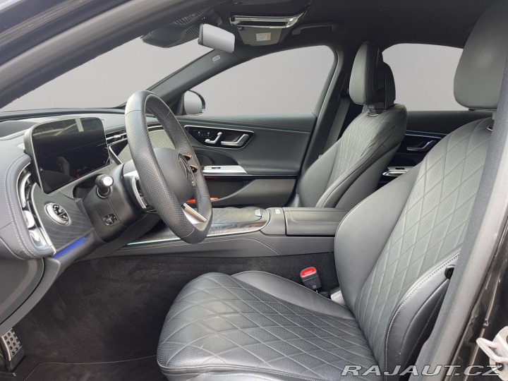 Mercedes-Benz E  2025